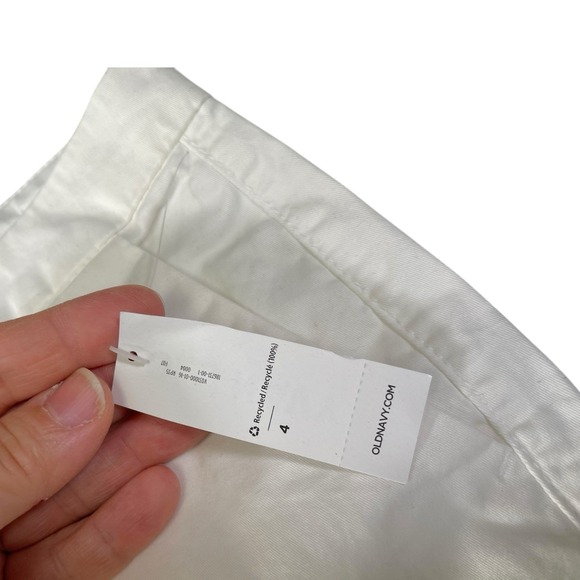 NEW Old Navy Womens 4 White Bermuda Shorts 32x7 Dirty 9" Inseam Business Casual - Picture 4 of 7